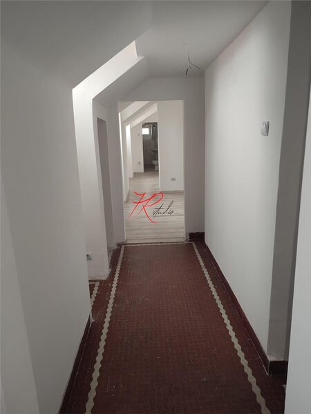 Polona Vanzare apartament 2 camere, bloc mic,